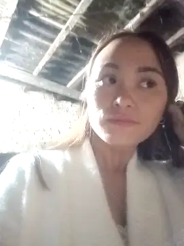 Snapshot of ngaytho004 chatting on 12-18-25, 01:17 ngaytho004 online show from 12-18-25, 01:17