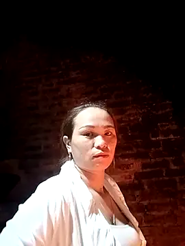 Snapshot of ngaytho004 chatting on 01-05-26, 10:46 ngaytho004 online show from 01-05-26, 10:46