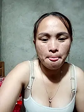 Snapshot of ngaytho004 chatting on 02-13-26, 12:12 ngaytho004 online show from 02-13-26, 12:12