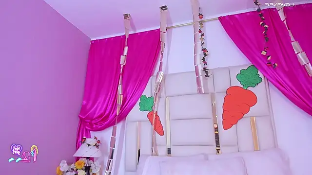 Silvanna-Casstro online show from 04-08-26, 11:32