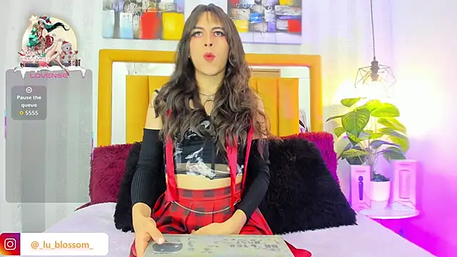 Milow Russo  online show from 12-15-25, 07:07