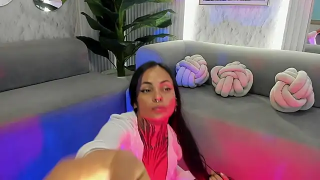 Snapshot of cheekybitch_ chatting on 01-08-26, 03:09 cheekybitch online show from 01-08-26, 03:09