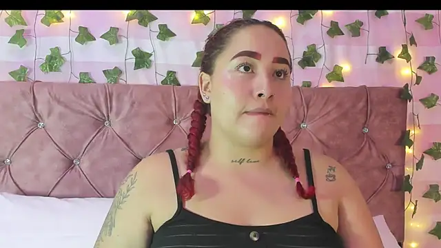 Snapshot of Ayla-marttinez chatting on 02-12-26, 01:00 Ayla-marttinez online show from 02-12-26, 01:00