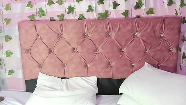 Snapshot of Ayla-marttinez chatting on 03-06-26, 03:08 Ayla-marttinez online show from 03-06-26, 03:08