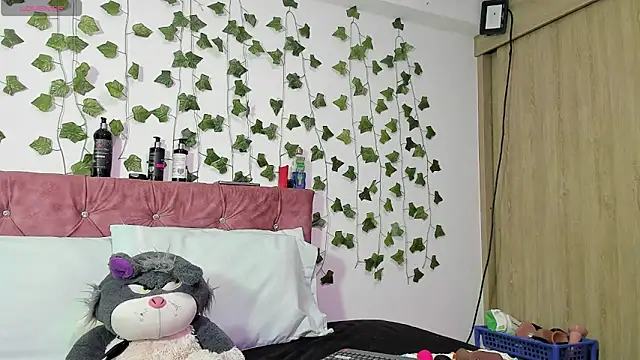 Ayla-marttinez online show from 07-23-26, 12:24