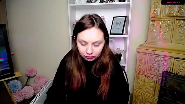 Snapshot of LiliaErmi chatting on 01-08-26, 06:16 LiliaErmi online show from 01-08-26, 06:16