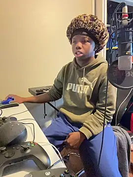 YourLittleBoyfriend online show from 01-14-26, 04:45