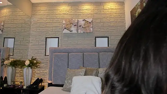 Snapshot of LanaRouse chatting on 12-22-25, 12:35 LanaRouse online show from 12-22-25, 12:35