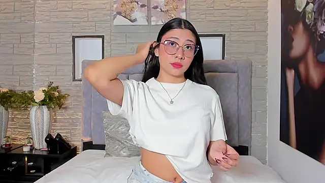 Snapshot of LanaRouse chatting on 01-09-26, 01:36 LanaRouse online show from 01-09-26, 01:36