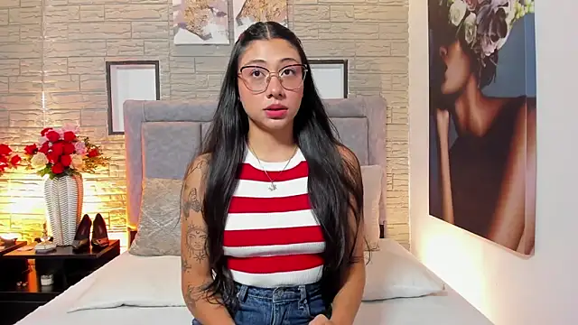 Snapshot of LanaRouse chatting on 02-04-26, 10:26 LanaRouse online show from 02-04-26, 10:26