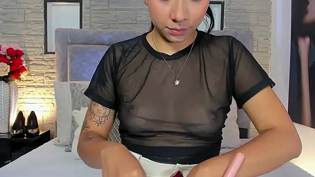 Snapshot of LanaRouse chatting on 02-25-26, 10:41 LanaRouse online show from 02-25-26, 10:41