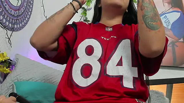 Snapshot of Hanna_moore10 chatting on 02-21-26, 06:53 Hanna moore10 online show from 02-21-26, 06:53