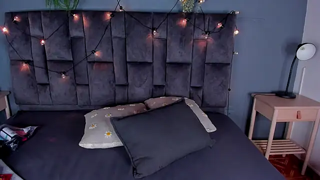 Snapshot of Miia_Anderson chatting on 01-12-26, 08:25 Miia Anderson online show from 01-12-26, 08:25