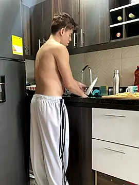 maxxcooper1 online show from 12-15-25, 08:13