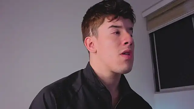 maxxcooper1 online show from 12-18-25, 07:36