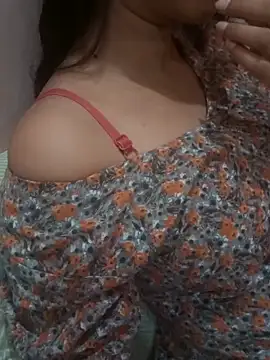 Snapshot of guddi_Jaaneman chatting on 04-24-26, 04:37 guddi Jaaneman online show from 04-24-26, 04:37