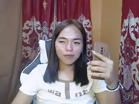 Snapshot of ur_lovelyjessy chatting on 12-20-25, 02:02 ur lovelyjessy online show from 12-20-25, 02:02