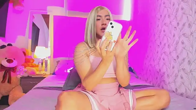 Snapshot of TaylorSweetI chatting on 02-15-26, 06:59 TaylorSweetI online show from 02-15-26, 06:59