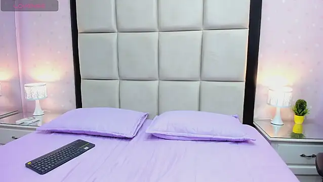 JulietaFerrer  online show from 12-21-25, 12:56