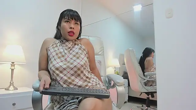 JulietaFerrer  online show from 04-22-26, 11:34