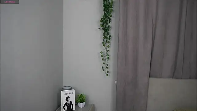 Snapshot of SharylOrbin chatting on 01-15-26, 09:18 SharylOrbin online show from 01-15-26, 09:18