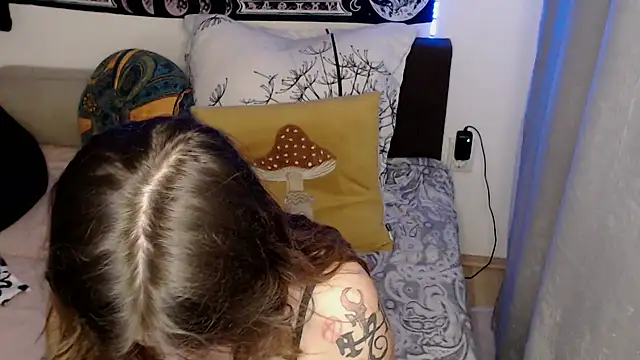 AlienforTwenty online show from 04-21-26, 04:34