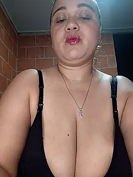 Snapshot of MMia_18 chatting on 01-12-26, 10:31 MMia 18 online show from 01-12-26, 10:31