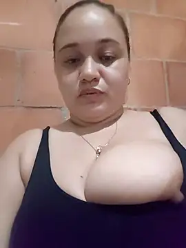 Snapshot of MMia_18 chatting on 01-17-26, 11:19 MMia 18 online show from 01-17-26, 11:19