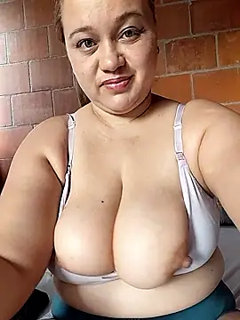 Snapshot of MMia_18 chatting on 01-18-26, 11:58 MMia 18 online show from 01-18-26, 11:58