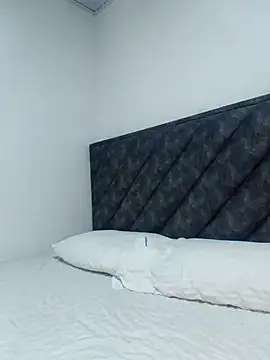 Snapshot of MMia_18 chatting on 02-26-26, 09:30 MMia 18 online show from 02-26-26, 09:30