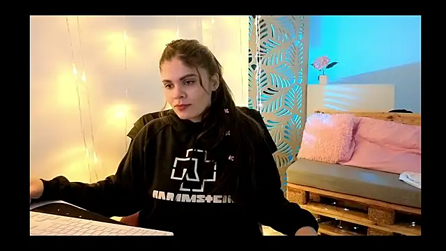 Snapshot of vickvalencia2 chatting on 01-09-26, 06:16 vickvalencia2 online show from 01-09-26, 06:16