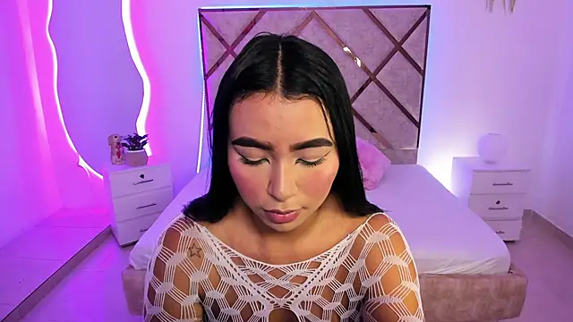 Snapshot of queenie_staar chatting on 03-10-26, 08:36 queenie staar online show from 03-10-26, 08:36