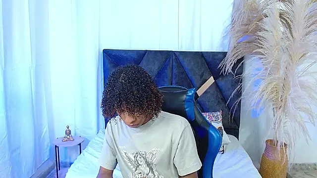 Snapshot of angelll18_ chatting on 01-10-26, 08:32 angelll18 online show from 01-10-26, 08:32