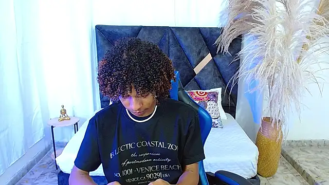 Snapshot of angelll18_ chatting on 02-04-26, 08:25 angelll18 online show from 02-04-26, 08:25