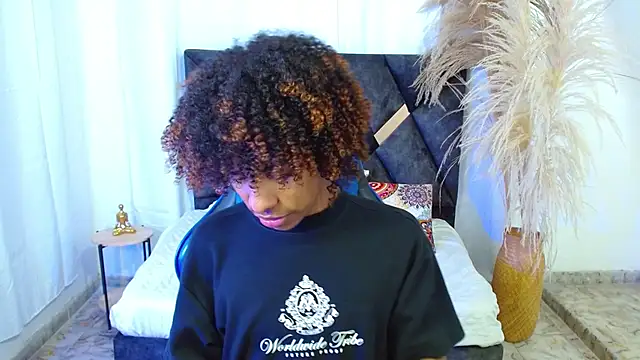 Snapshot of angelll18_ chatting on 02-17-26, 09:21 angelll18 online show from 02-17-26, 09:21