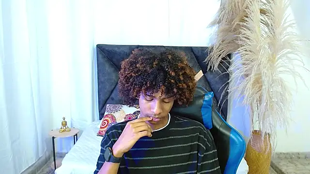 Snapshot of angelll18_ chatting on 02-21-26, 08:54 angelll18 online show from 02-21-26, 08:54