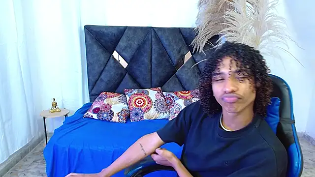 Snapshot of angelll18_ chatting on 03-12-26, 09:10 angelll18 online show from 03-12-26, 09:10