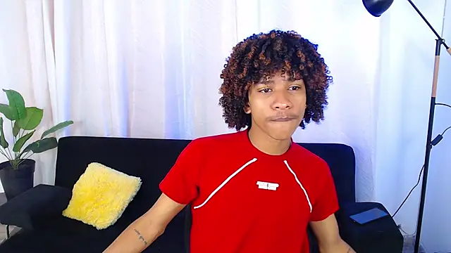 Snapshot of angelll18_ chatting on 03-13-26, 01:29 angelll18 online show from 03-13-26, 01:29