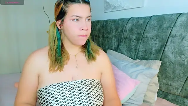 Snapshot of NanyMatrioska chatting on 01-12-26, 06:57 NanyMatrioska online show from 01-12-26, 06:57