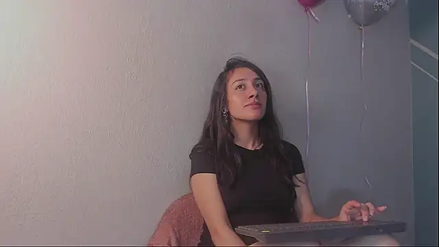 Snapshot of Lucy-Bluesea chatting on 02-25-26, 10:41 Lucy-Bluesea online show from 02-25-26, 10:41