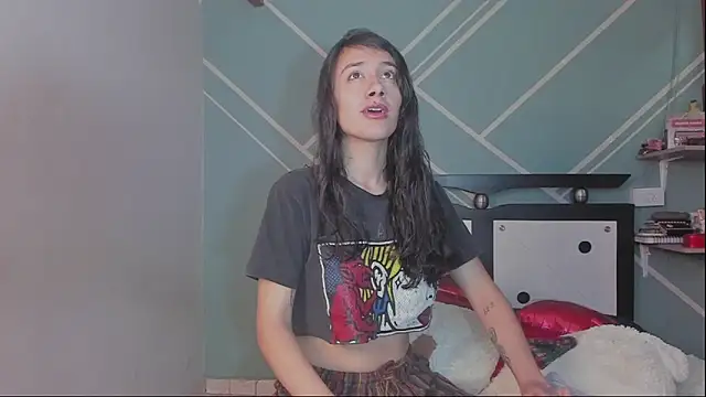 Snapshot of Lucy-Bluesea chatting on 03-07-26, 11:24 Lucy-Bluesea online show from 03-07-26, 11:24