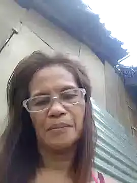 Snapshot of Petite_elise chatting on 01-05-26, 11:08 Petite elise online show from 01-05-26, 11:08