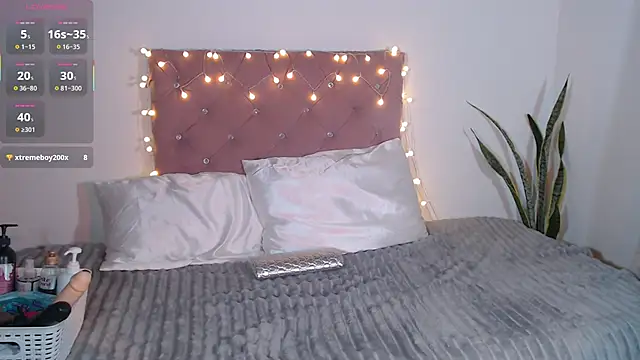 Snapshot of Karlinlive chatting on 02-14-26, 10:45 Karlinlive online show from 02-14-26, 10:45