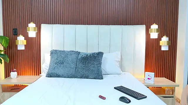 Carrie GB online show from 04-18-26, 01:04