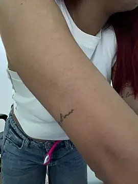 Snapshot of Zarahs_Blare1 chatting on 02-03-26, 01:59 Zarahs Blare1 online show from 02-03-26, 01:59