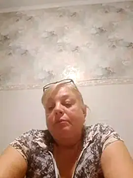 Snapshot of LinaLight88 chatting on 12-18-25, 08:15 LinaLight88 online show from 12-18-25, 08:15