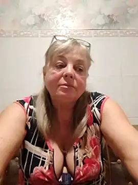 Snapshot of LinaLight88 chatting on 01-08-26, 09:06 LinaLight88 online show from 01-08-26, 09:06