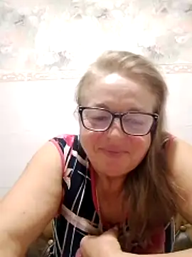 Snapshot of LinaLight88 chatting on 02-09-26, 11:09 LinaLight88 online show from 02-09-26, 11:09