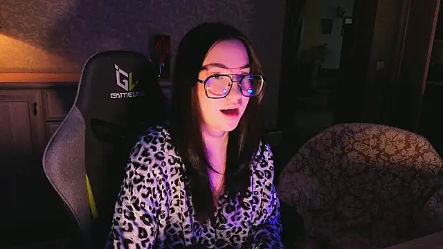 AnneAverry online show from 02-11-26, 07:57