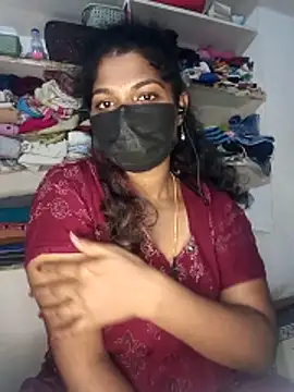 Snapshot of tamilsaisree chatting on 01-15-26, 06:11 tamilsaisree online show from 01-15-26, 06:11